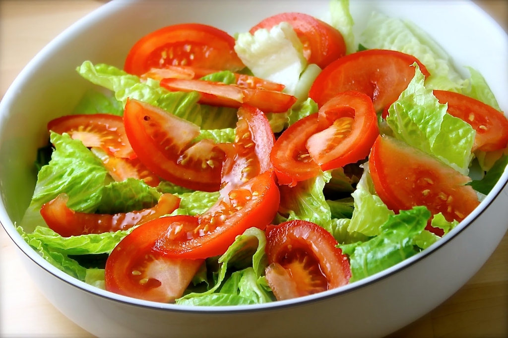Ensalada de lechuga y tomate