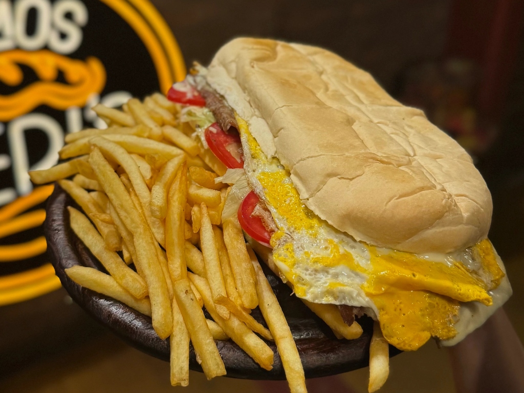 4 Lomos Clásicos + Papas