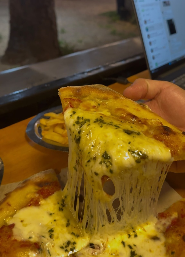 2 Pizzas